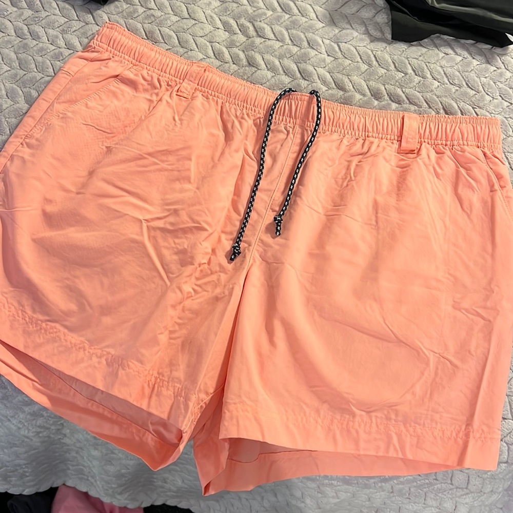 Women’s Columbia 1X mid length shorts